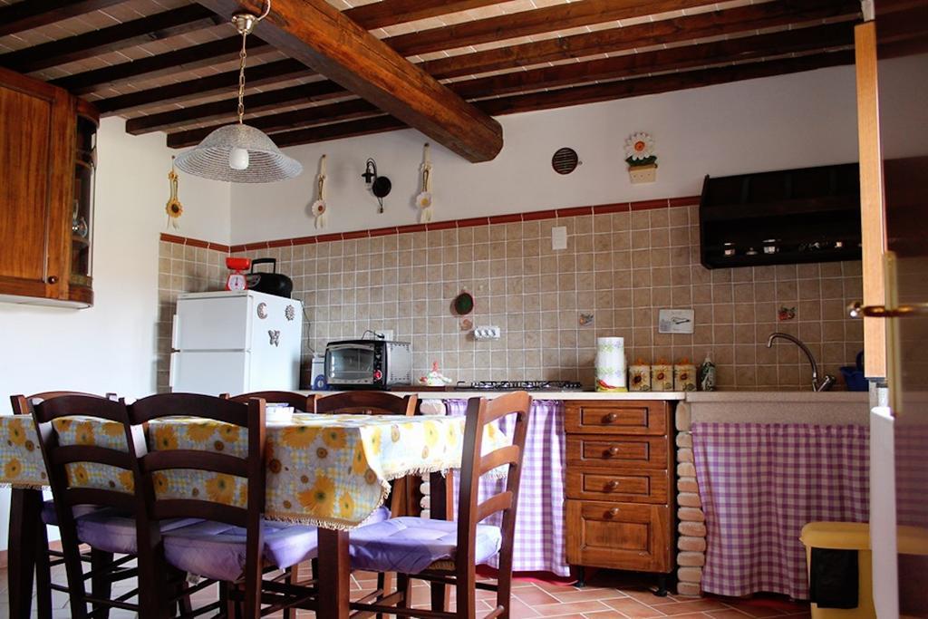 Casa Vacanze In Borgo Monteverdi Marittimo Eksteriør bilde